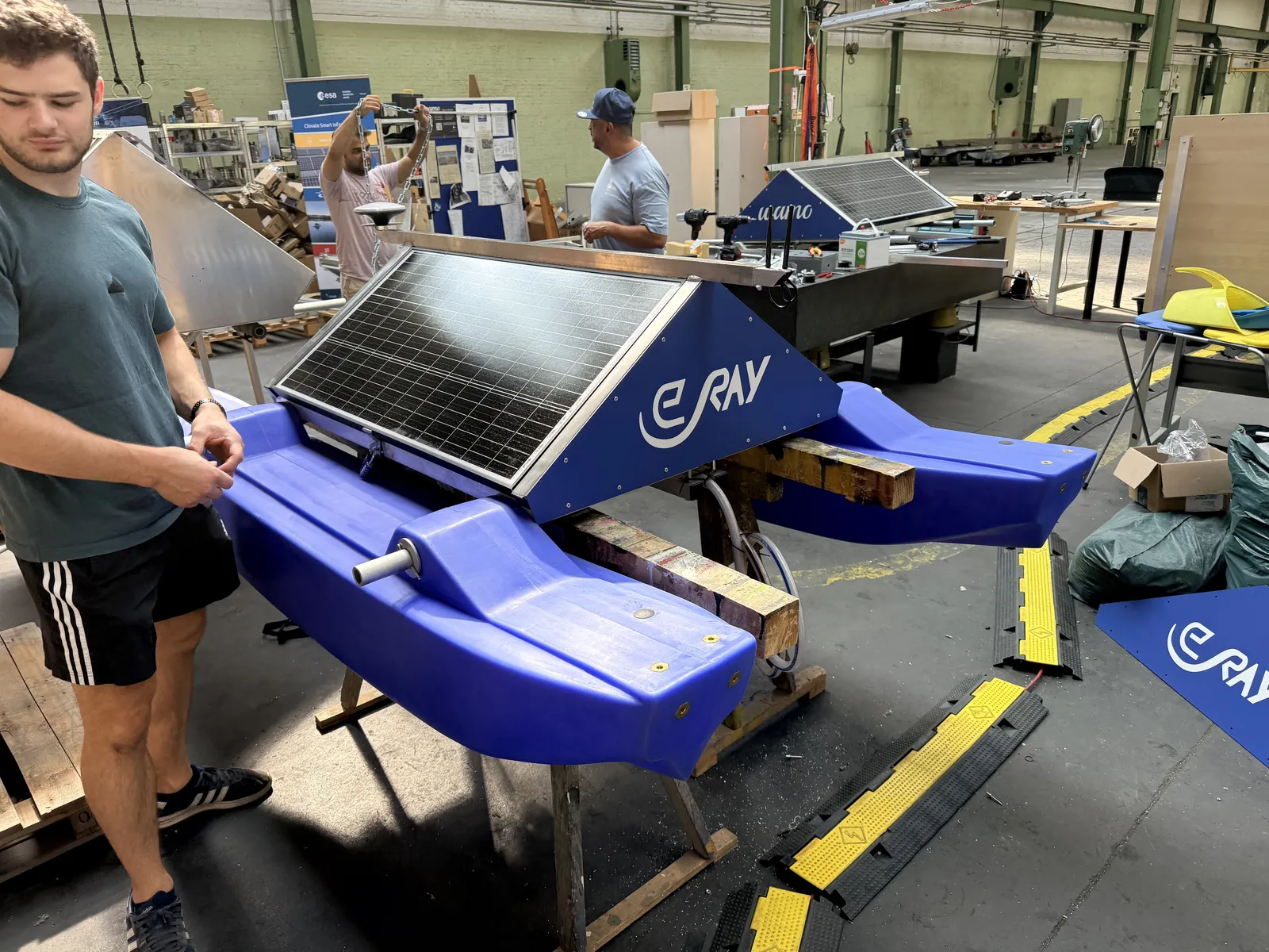 Final assembly of a WAMO station in the e.Ray hall